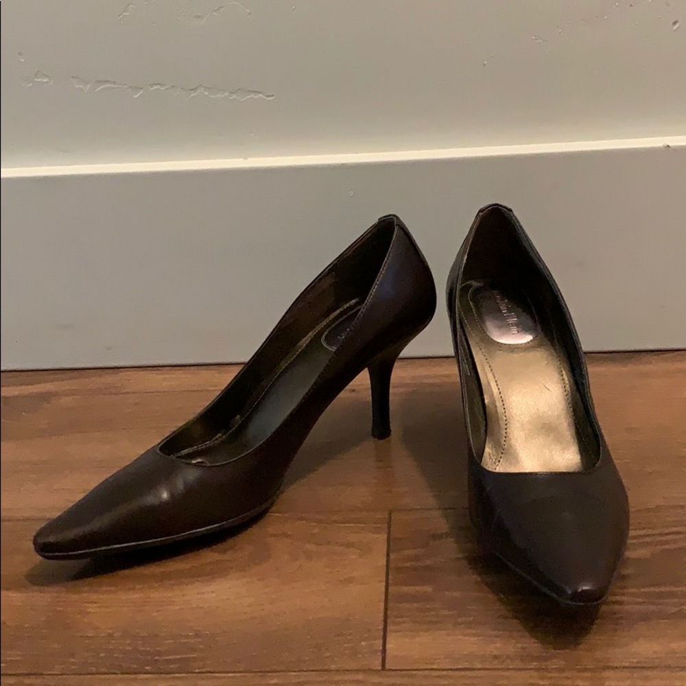 Calvin Klein Dolly 6M pointy toe pump
